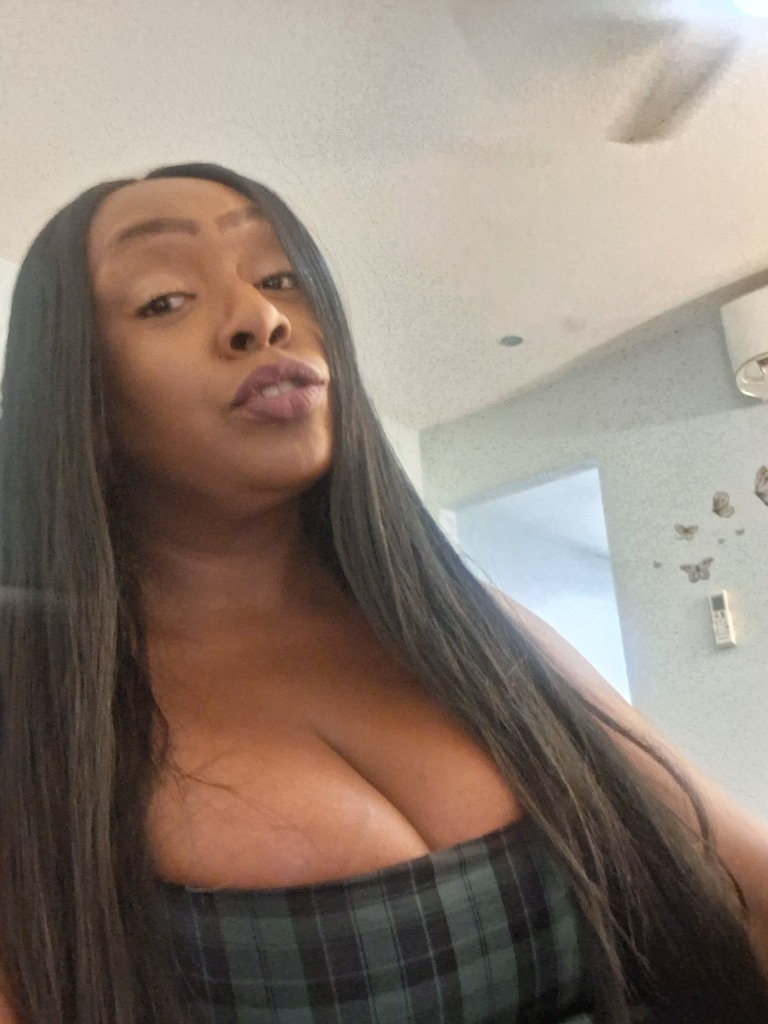 Pretty Face, Good Energy, Real Connection - Photo 5 | Escort in East Phoenix
