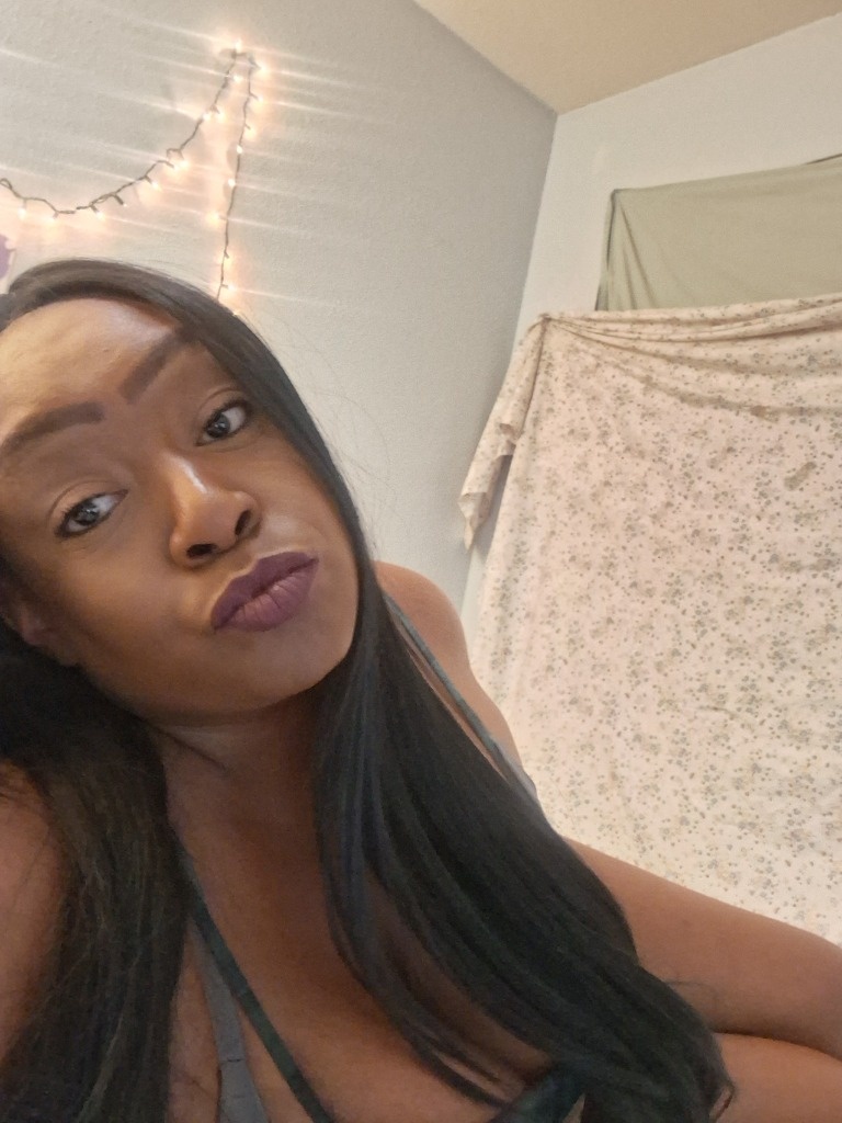 Pretty Face, Good Energy, Real Connection - Photo 2 | Escort in East Phoenix
