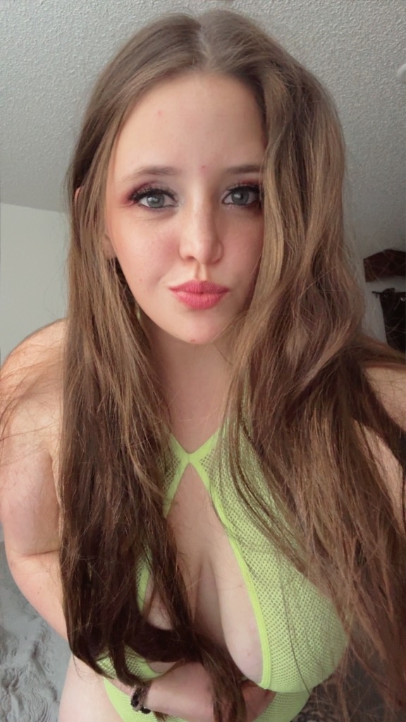 CUM AND OPEN THIS GIFT - Photo 4 | Escort in METRO CENTER AREA