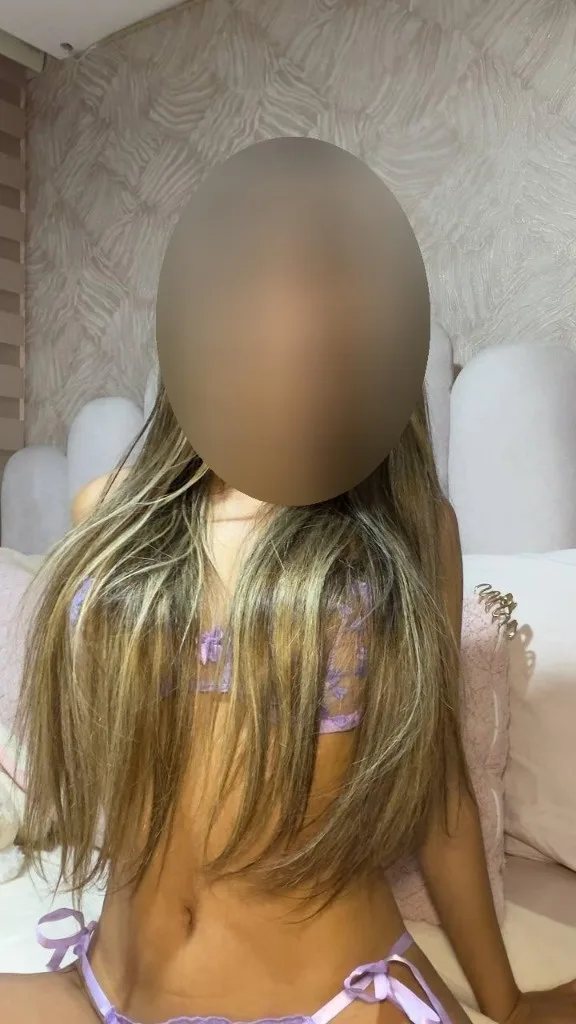Petite Latina Spinner Seeking a Fuck Buddy With Some Personality - Photo 5 | Escort in Mendocino