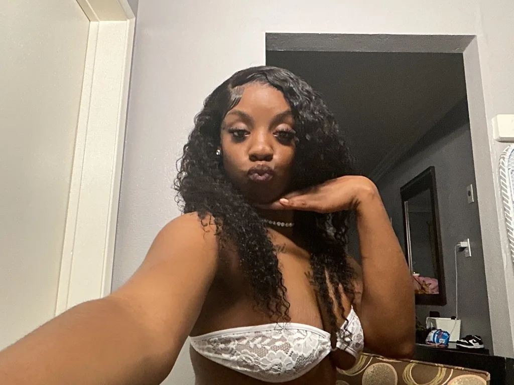Your Slutty Temptaion Is Back 😍💦