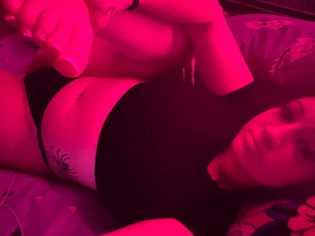 Tight Creamy Curvy Latina - Photo 10 | Escort in San Diego