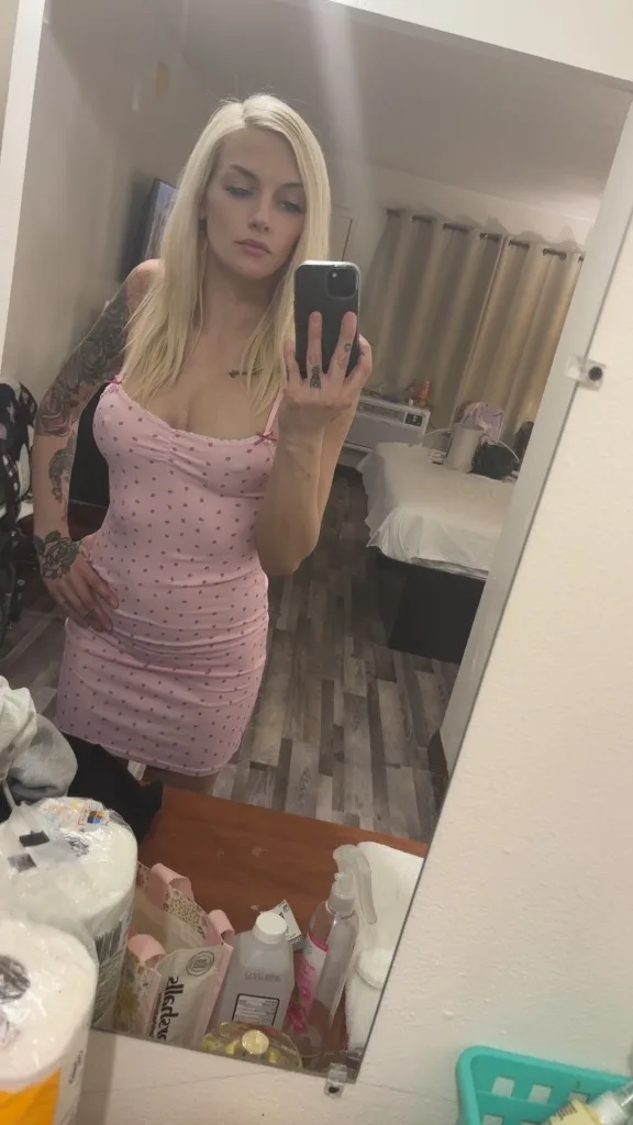 come see me, your fav blonde GF3 p0rnstar - Photo 4 | Escort in Van nuys