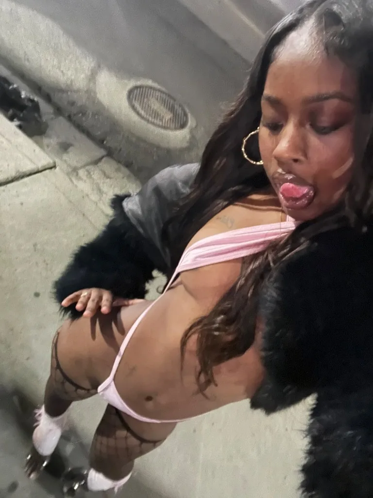 INCALL/ OUTCALL FACETIME SHOWS - Photo 6 | Escort in SURROUNDINGS📍