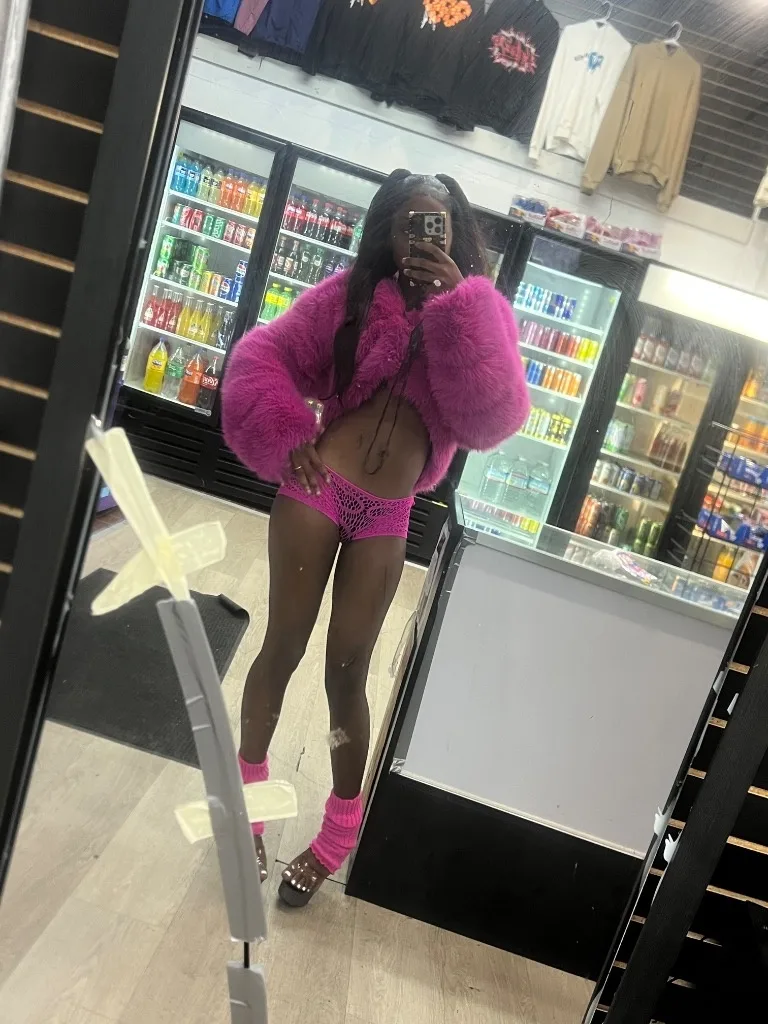 INCALL/ OUTCALL FACETIME SHOWS - Photo 4 | Escort in SURROUNDINGS📍