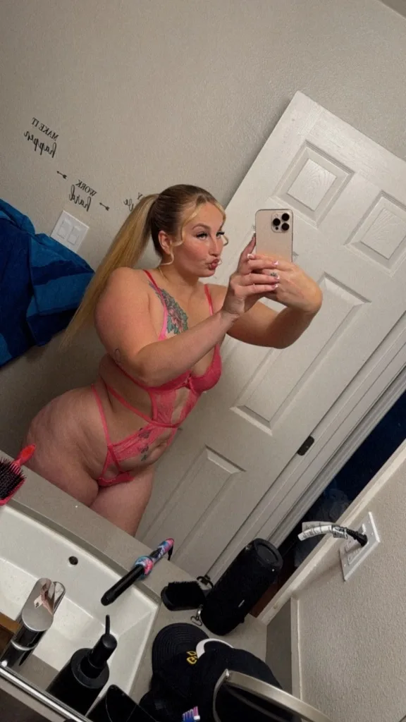 INCALLS/ OUTCALLS/ FACETIME SHOWS 🫶🩷 - Photo 2 | Escort in SURROUNDING CITIES