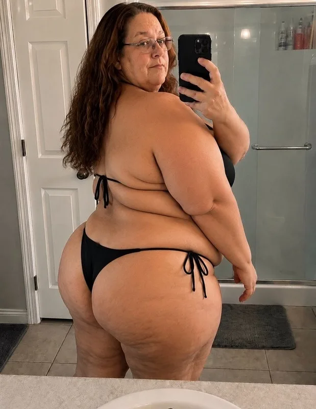 COMPLETELY READ FULL ADCurvy MILF with all the right curves To confirm your session, a deposit is required for all dates Don't waste my time Text Only When Deposit Is Ready - Photo 4 | Escort in Redding