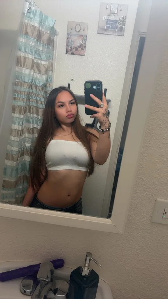 Slim thick petite lets have fun 350hr 210hhr $120qv - Photo 3 | Escort in Central