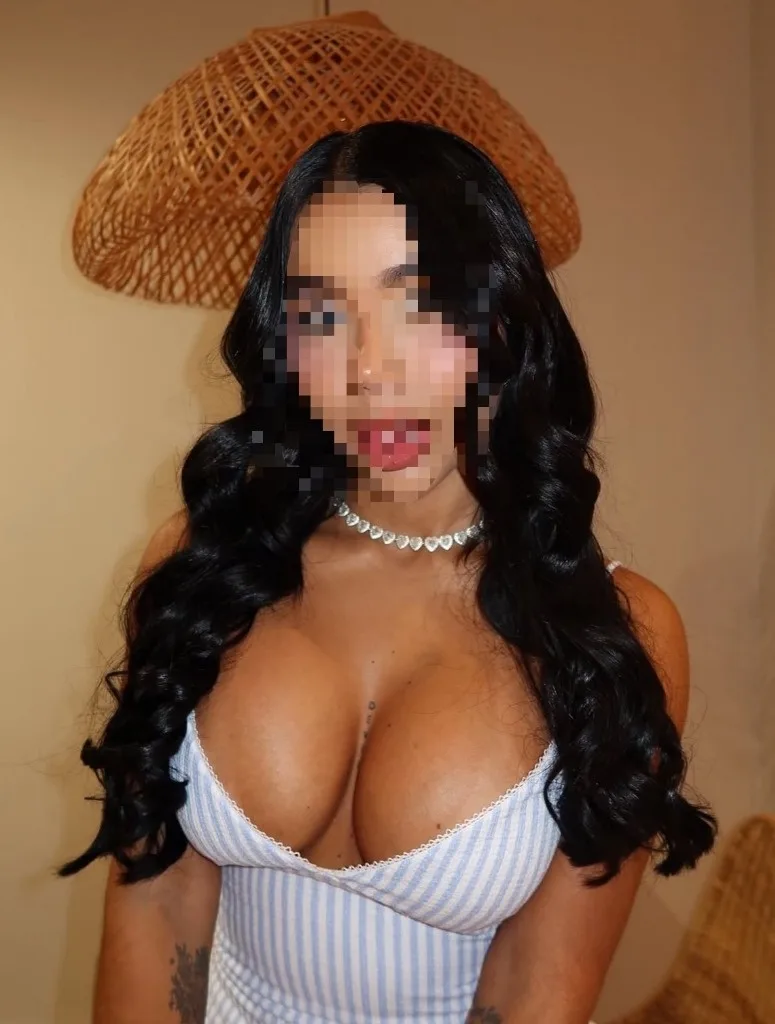 Sexy latina available now papi💦 🔥