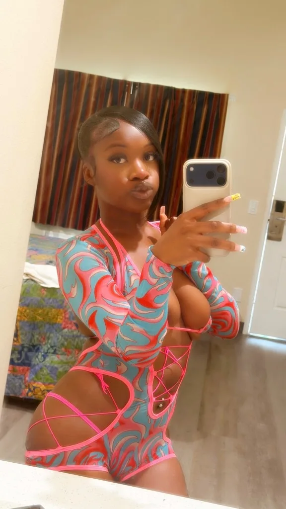 wet chocolate mami 🍫💦 CONTENT SALE