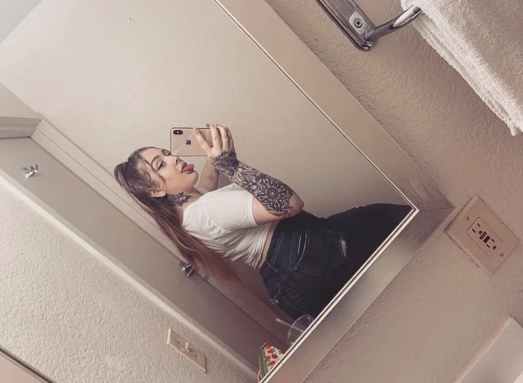 tattooed redhead wiith a tight pussy - Photo 7 | Escort in Sacramento & Surrounding Areas