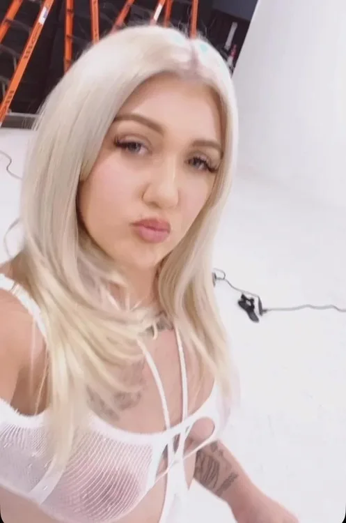 blonde girl--------------////// BLUE EYe SPINNER FACETIME VERIFY incalllllll and outcallllll - Photo 6 | Escort in Sacramento
