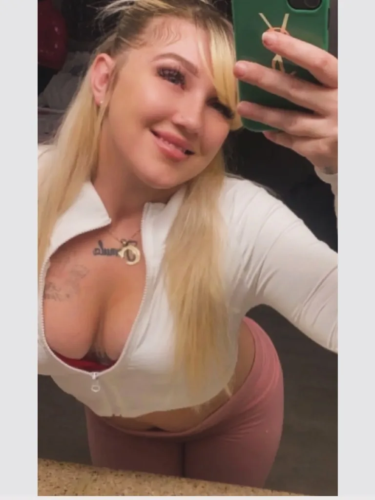 blonde girl--------------////// BLUE EYe SPINNER FACETIME VERIFY incalllllll and outcallllll - Photo 1 | Escort in Sacramento