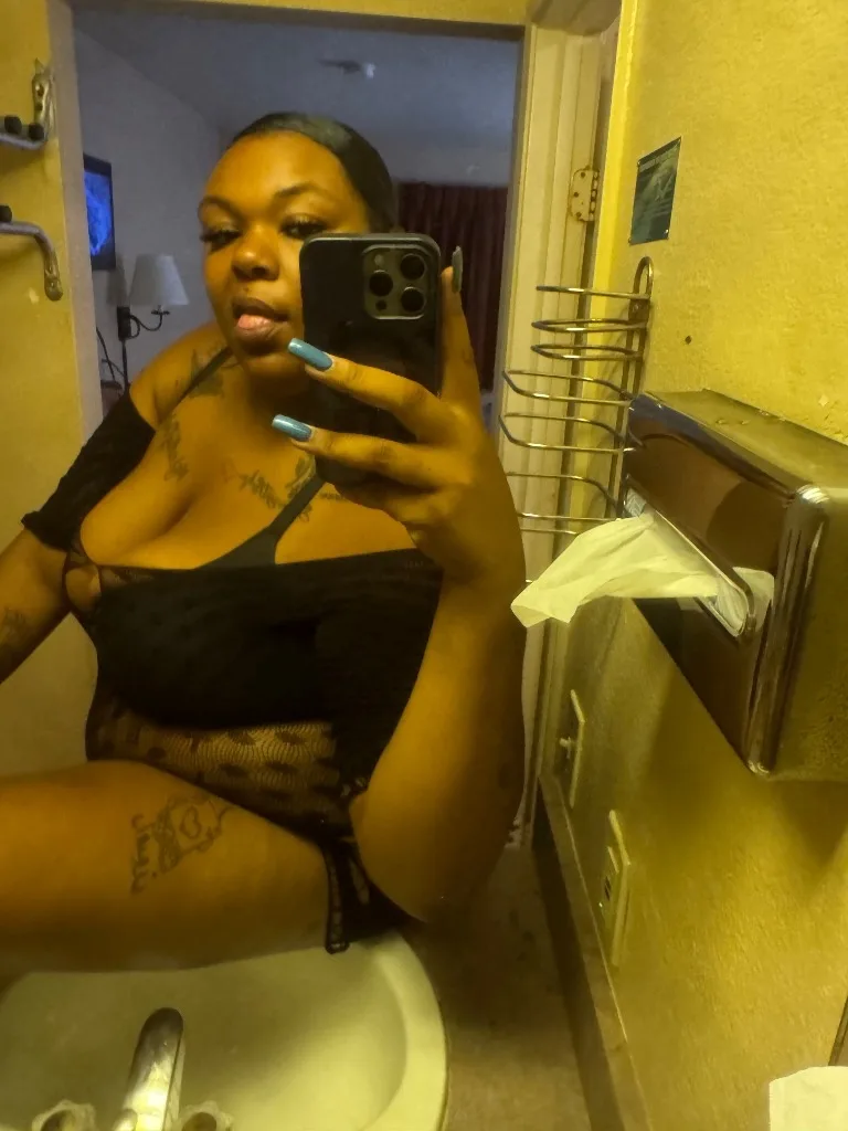 IN TOWN NEAR YOU🥵carplay/Outcall AVAILABLE BJ SPECIAL 100🤭 back in town babes !l - Photo 4 | Escort in Richmond & surrounding areas