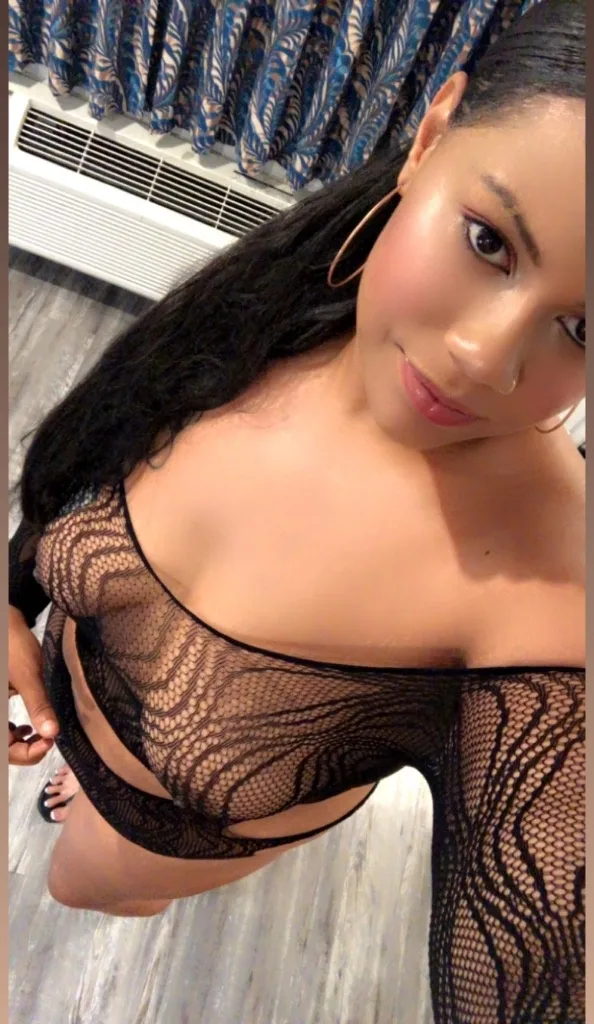 i want to be your slut and squirt all over you cum over and fuck me - Photo 2 | Escort in mission valley Downtown mission bay Mira Mesa