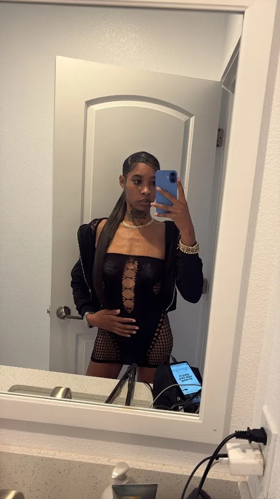 THE PRINCESS IS HERE 💕💦🌹 Cum have fun baby💦🍑 Satisfaction guaranteed 😋