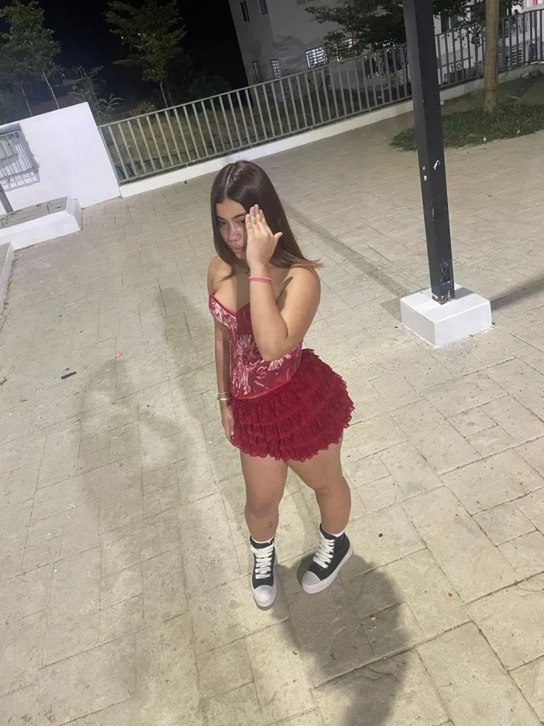 🥵Leslie, the prettiest girl in town, is available to please you.🥵