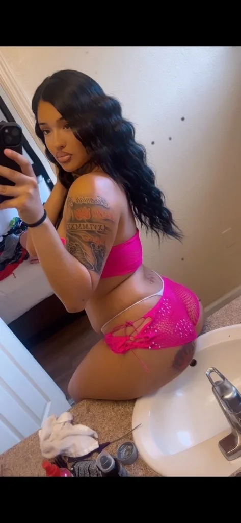 Thick Wet Bombshell girl special - Photo 3 | Escort in San Fernando Valley