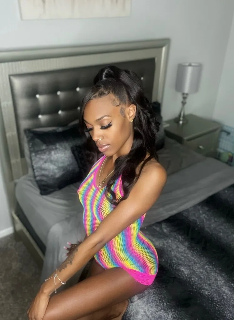 EVERYTHING SHE'S NOT 🫦😍💃🏾 Available 24/7 🔋