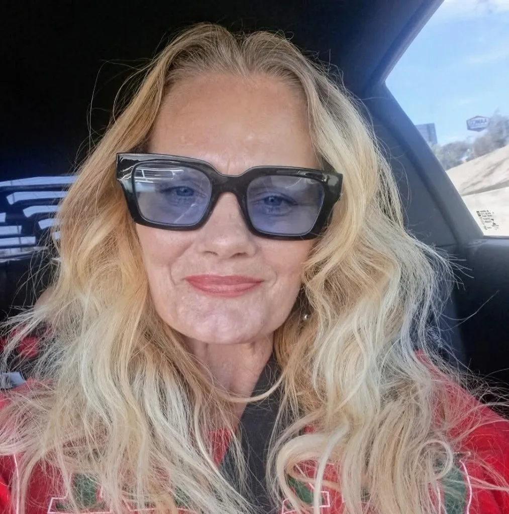 lHEY FELLAS IM AVAILABLE 24/7 AND READY TO FULLFILL YOUR EVERY NEED AND DESIRE...ITS MY DESIRE TO PLEASURE YOU AND SEE ITHE SAYISFACTION IN THOSE EYES. NO DEPOSIT NEEDED FOR LOCAL CALLS RUNNING SPECIA - Photo 2 | Escort in Miracle Mile