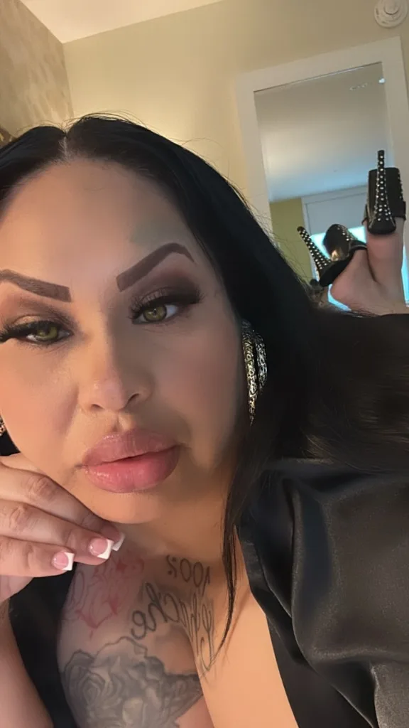 🥰BEAUTIFUL BUSTY LATiNA THROAT GOAT - Photo 2 | Escort in Inglewood