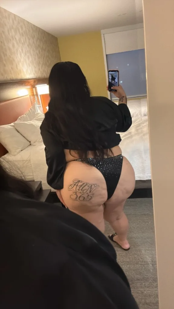 🥰BEAUTIFUL BUSTY LATiNA THROAT GOAT - Photo 5 | Escort in Inglewood