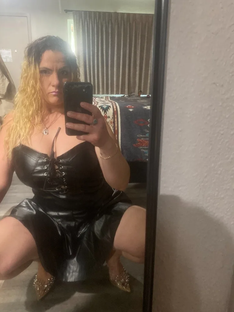hosting in mission valley hotel circle hhr hr qv available come through - Photo 5 | Escort in Mission valley hotel circle