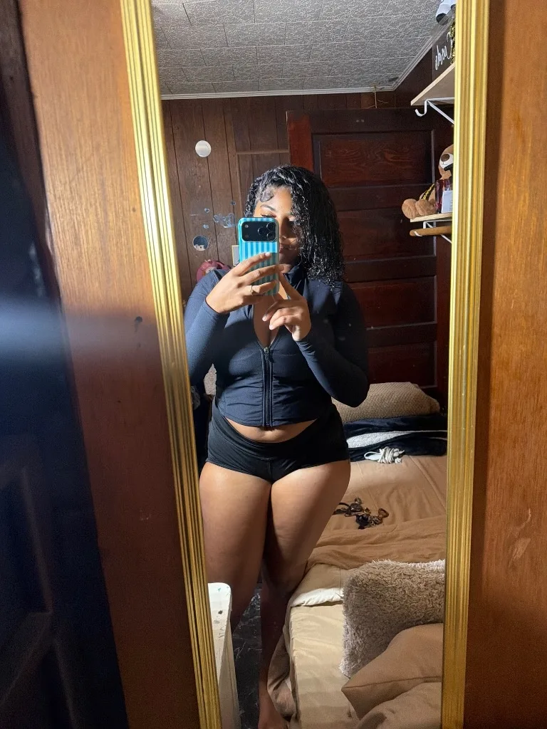 whatsapp 213-4 58 4523 pretty face , pretty vibes worth every minuite