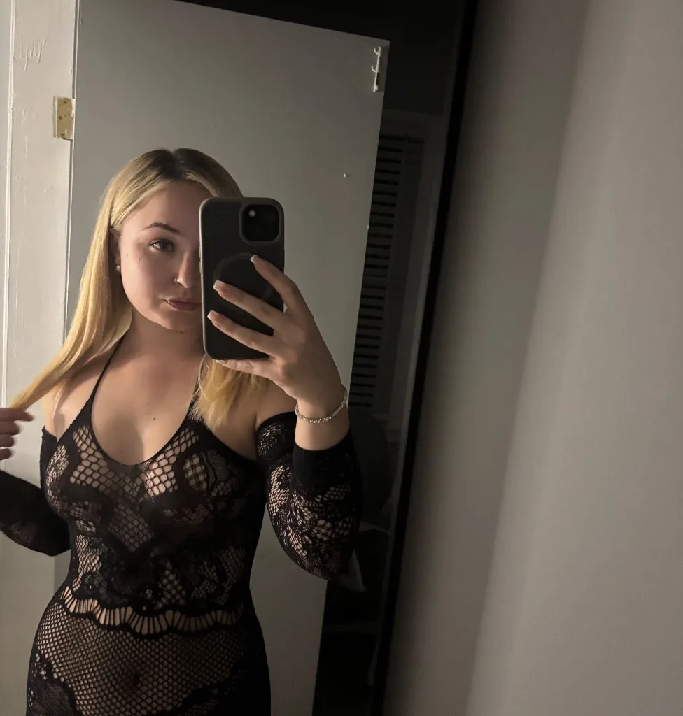 still in town !! 🥳 Verified dont miss out - Photo 3 | Escort in Fresno