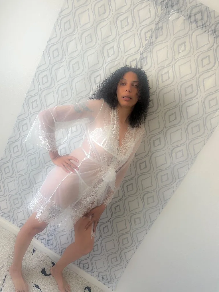 come have some fun - Photo 2 | Escort in Sacramento