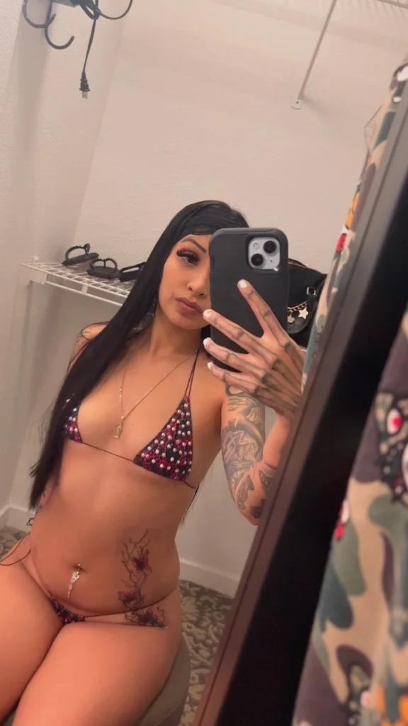 text me - Photo 5 | Escort in Sacramento
