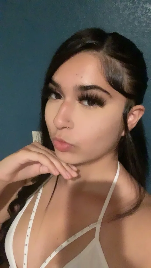 Sexy petite 5'2 woman worth your 🥜 available in sj for outcalls and incalls 🥰 - Photo 1 | Escort in In San Jose for outcalls