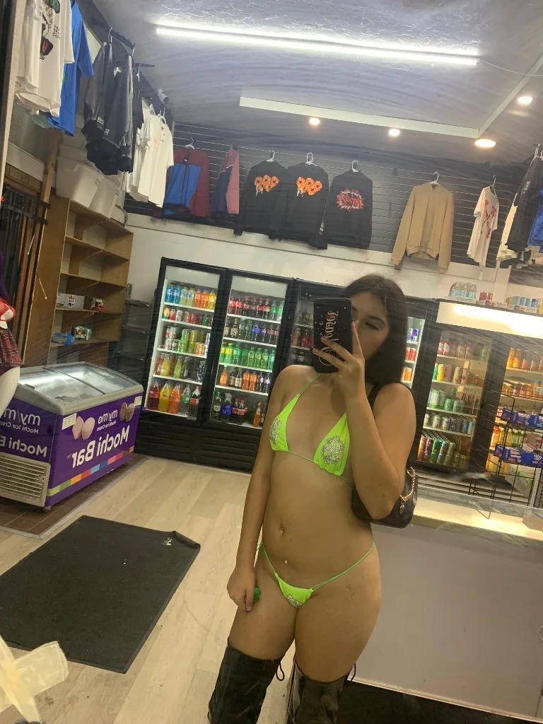 Sexy petite 5'2 woman worth your 🥜 available in sj for outcalls and incalls 🥰 - Photo 6 | Escort in In San Jose for outcalls