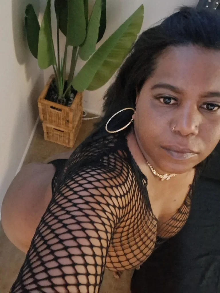 Reyna - Photo 6 | Escort in Phoenix