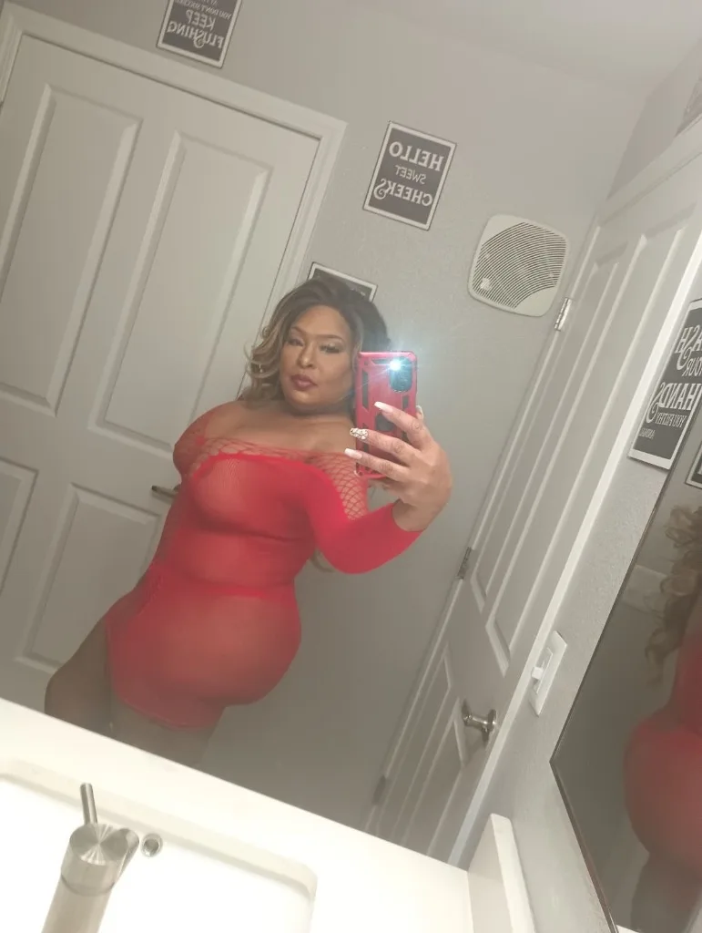 MISTRESS LOLA IS READY TO PLAY - Photo 2 | Escort in Glendale