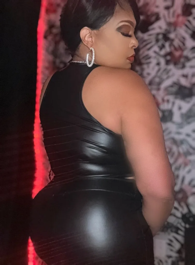 MISTRESS LOLA IS READY TO PLAY - Photo 3 | Escort in Glendale