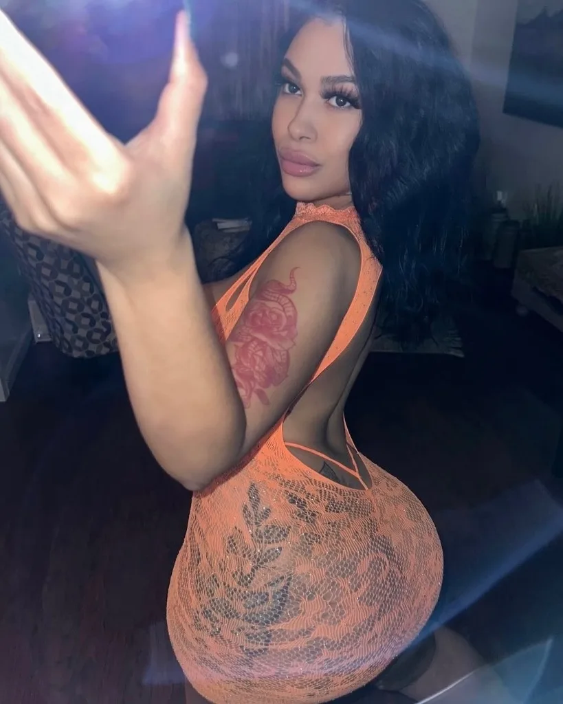 Smoking HOT Curvy Big Booty Exotic HottieFilipino & Spanish MIXx - Photo 4 | Escort in Fresno