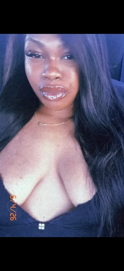 OUTCALLS & DATES AVAILABLE - Photo 3 | Escort in surrounding areas