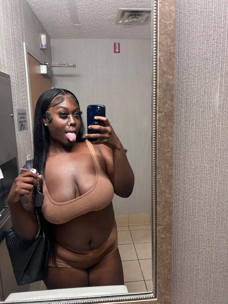 SEXY CHOCOLATE DUBAI - Photo 3 | Escort in El Cajon