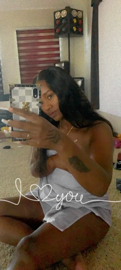 NEW IN TOWN book your experience - Photo 5 | Escort in Oceanside