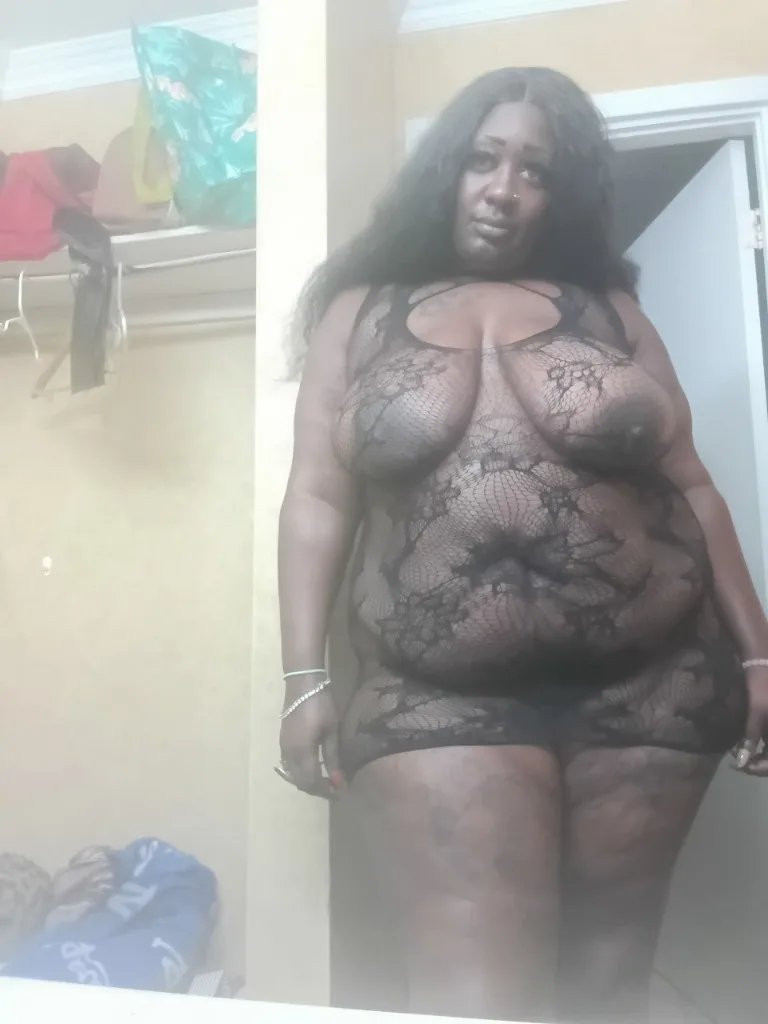 🥰WHO DOESNT LUV CHOCOLATE🥰 - Photo 3 | Escort in Anaheim