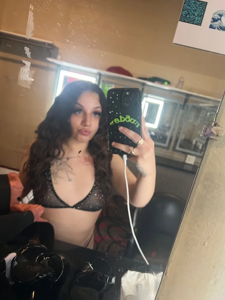fun sized latina 🍭