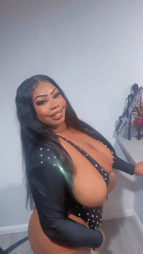 ✨✨✨BACK IN TOWN ✨✨BIG PREETTY PORN STARR TITS AND SLOPPY TOPPY CALL OR TEXT OR FT 💦💦💦