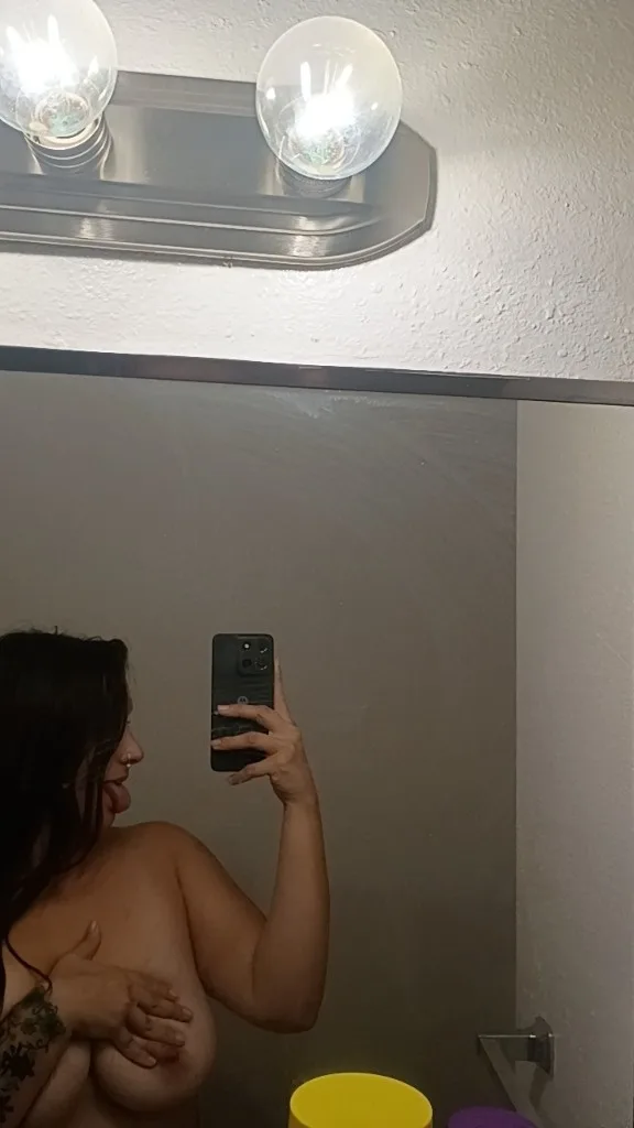 New baddie on the block lets get freaky.... activate this water park papi 🤪 AVAILABLE 24/7 - Photo 2 | Escort in N Black Cyn Hwy & Thomas Rd