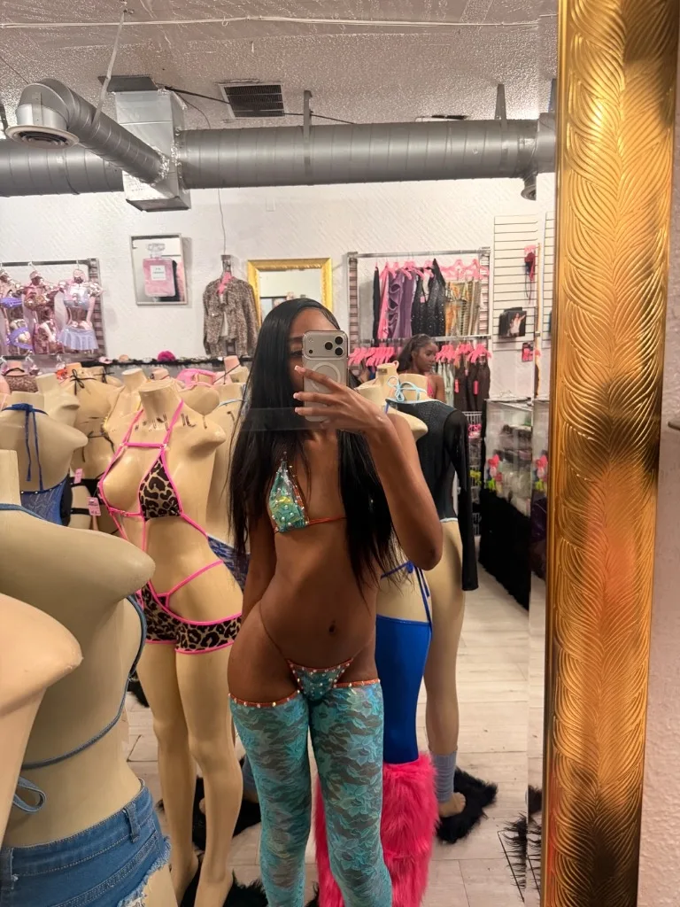 TIGHT & READY 4 YOU BABY - Photo 2 | Escort in Los Angeles