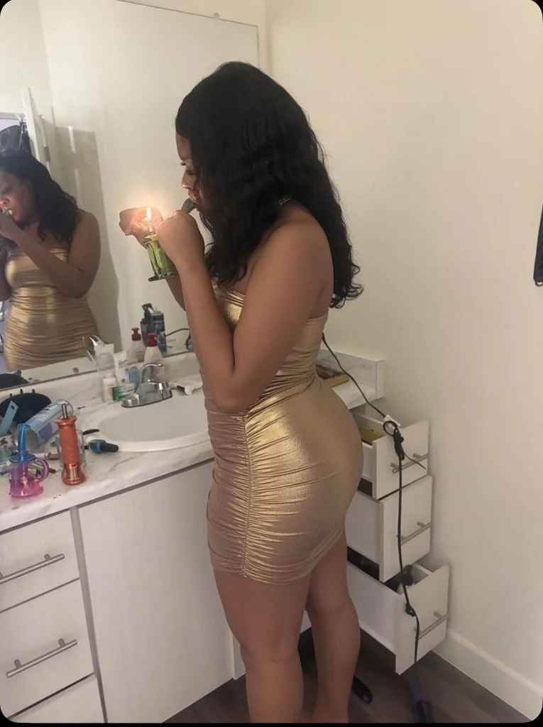 * 💋 Naughty Nikki Is Back
