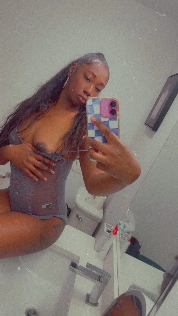 Sexy Neveah 🤍 - Photo 9 | Escort in Los Angeles