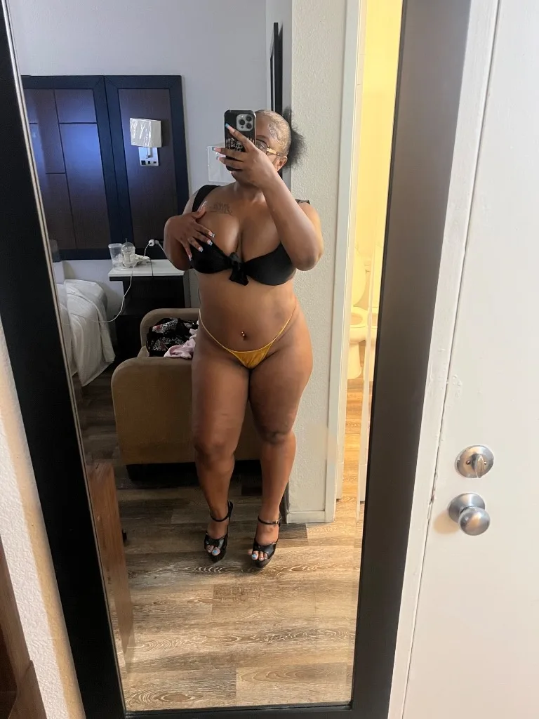 FAVORITE THROAT GOAT ‍🥂OUTCALLS - Photo 2 | Escort in los angeles