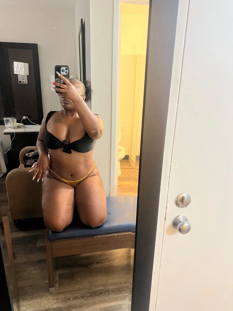 FAVORITE THROAT GOAT ‍🥂OUTCALLS - Photo 3 | Escort in los angeles