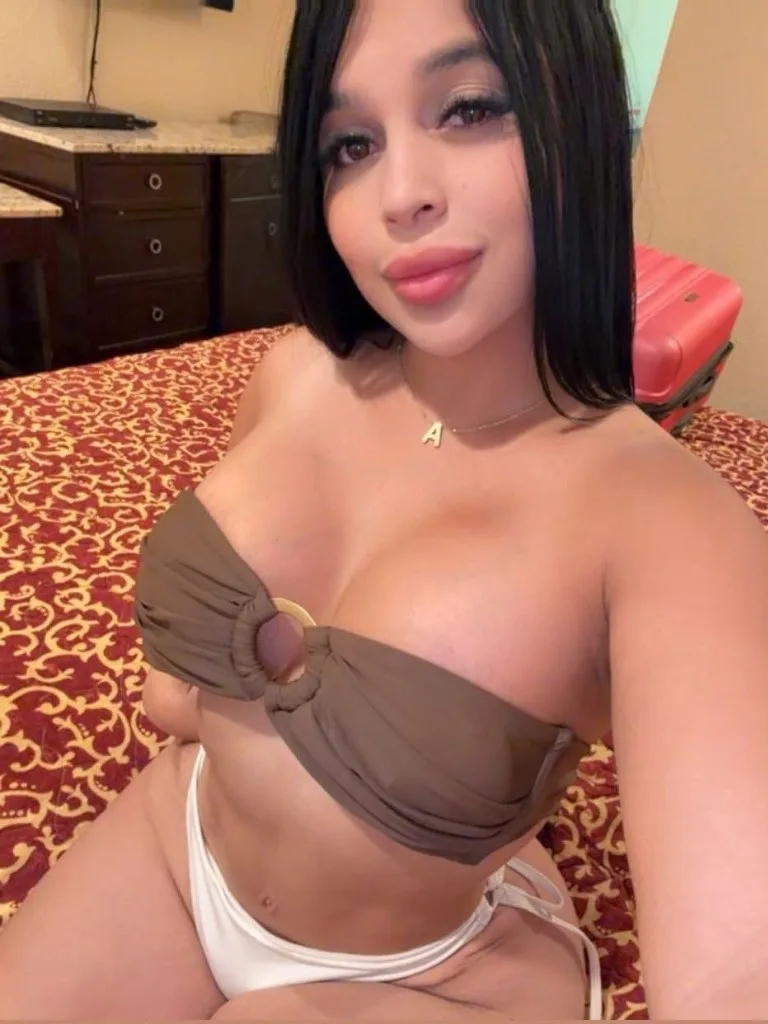 EN TU ZONA PAPI EXCELENTE SERVICO QUIERO SER TU PUTITA